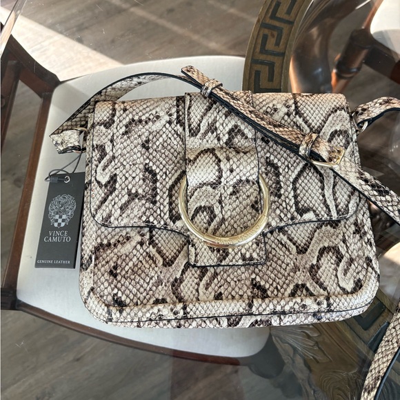 🤍🤍VIINCE CAMUTO CAIA SNAKESKIN LEATHER CROSSBODY BAG! 🤍🤍 - Picture 5 of 8